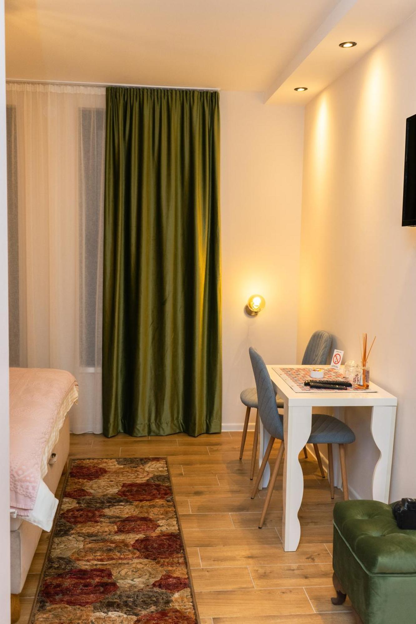 Merak Rooms & Caffe Bar Šabac Esterno foto