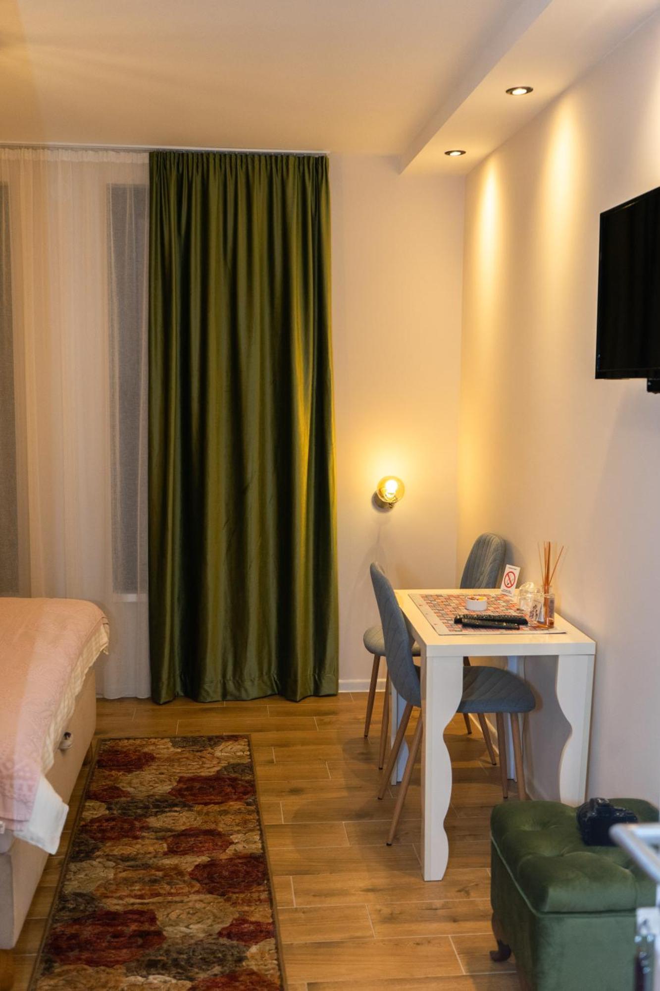 Merak Rooms & Caffe Bar Šabac Esterno foto
